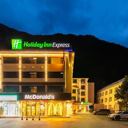 Holiday Inn Express Jiuzhaigou,Only 600 Meters To Jiuzhaigou Park By Ihg Exterior foto